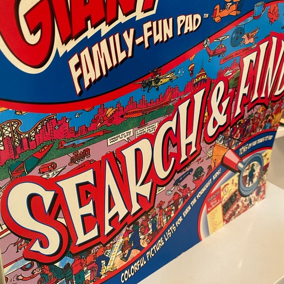Kidsbooks Staff Giant Family-Fun Pad Search & Find - Picture 2 of 7